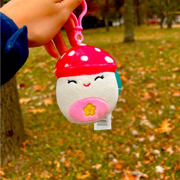 NEW! 3.5” Sakina the mushroom Clip NWT - Picture 2 of 3